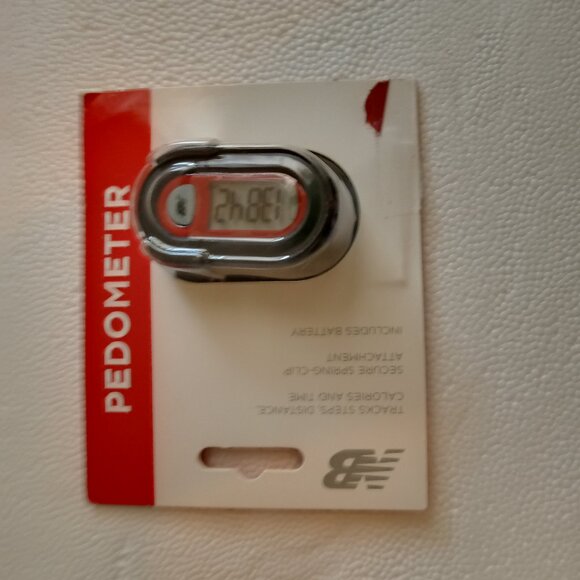 Pedometer by New Balance - Picture 3 of 5